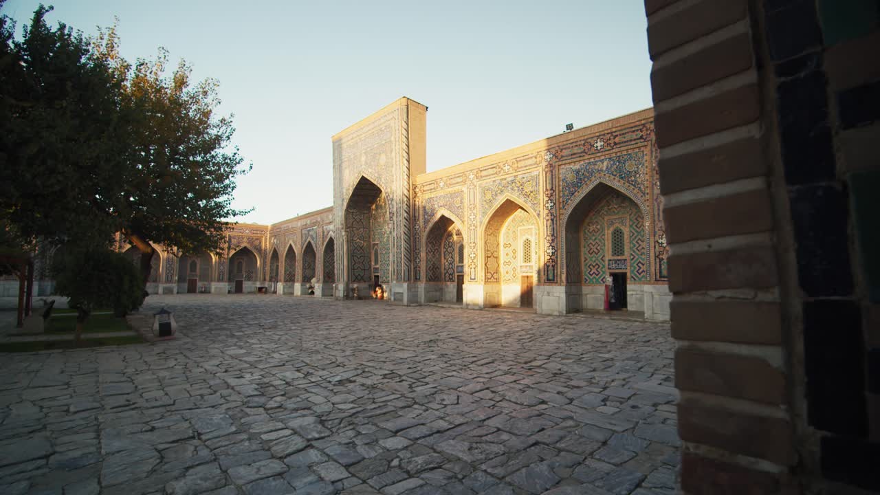 registan ciudad de samarcanda uzbekistán dentro de tillya kari madrasah arquitectura islámica 32 de 38