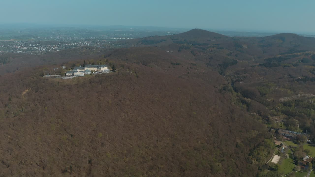 본 근처의 피터스버그 드론 샷 - königswinter 4k 25fps