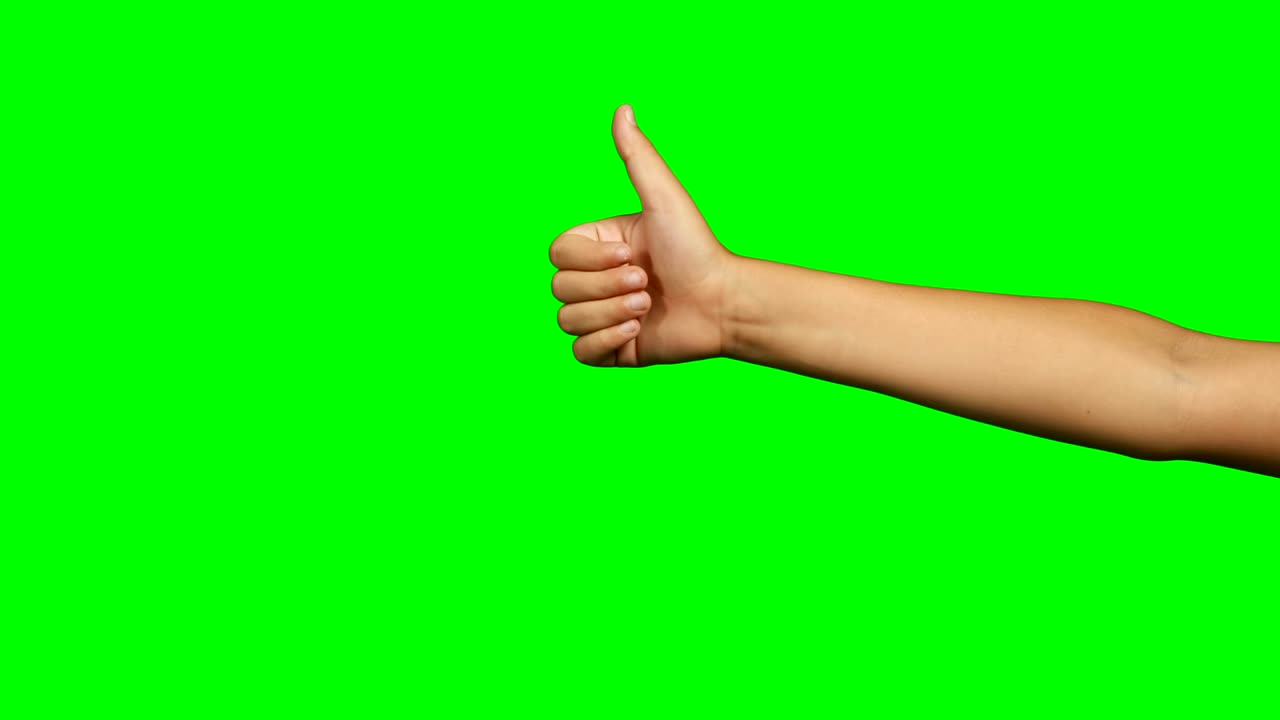 초록색 화면 배경 에 대 한 엄지 손가락 의 손짓 을 하는 사람