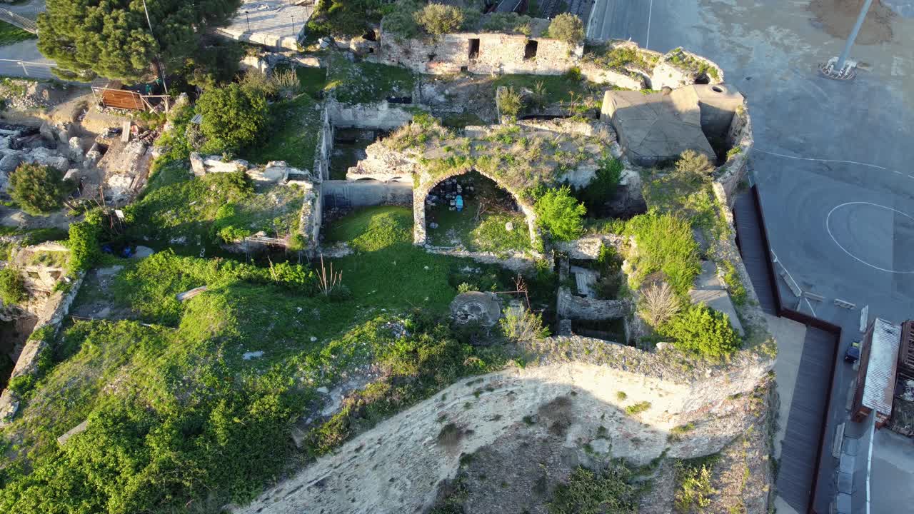 Vista aerea di antiche rovine