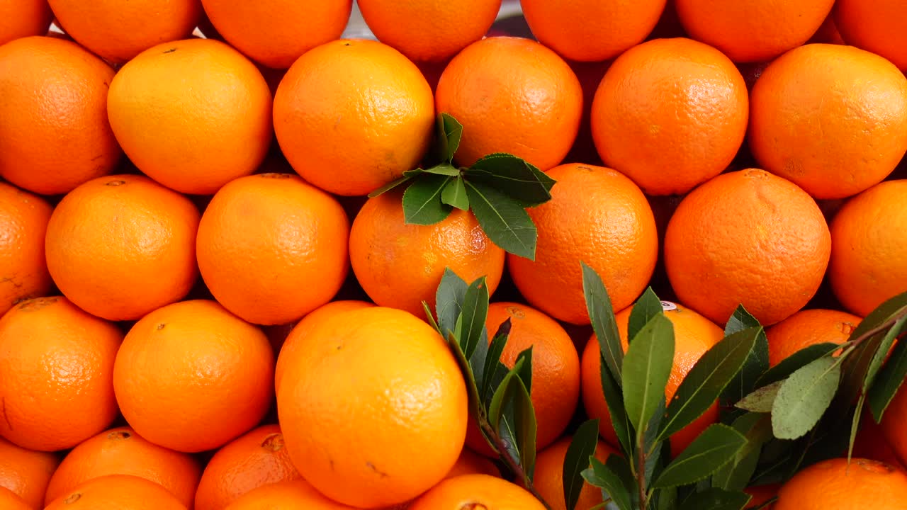Oranges Displayed at Market