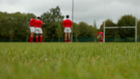 Rugby-Spieler-In-Der-Ferne