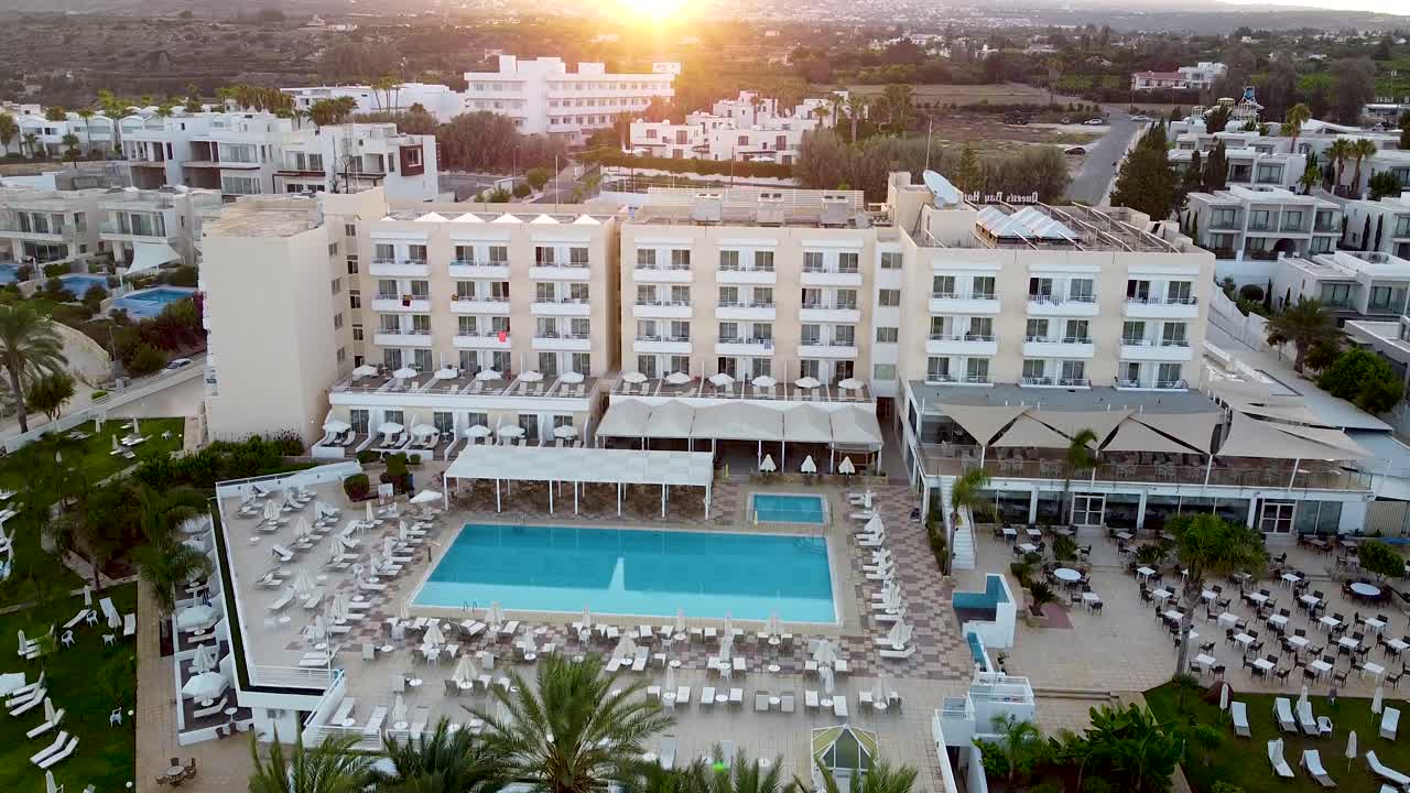 прекрасный восход солнца на кипре