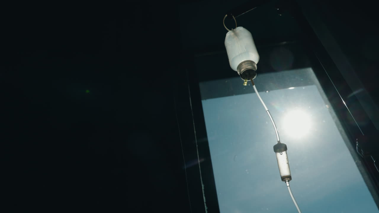 iv 하늘 반사와 함께 방울