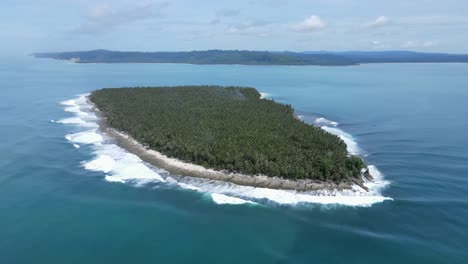 drone video desierto tropical isla mentawais sumatra indonesia 4k volar alrededor