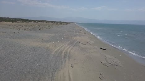 Horse-riding-on-the-beach