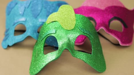 Bunte-Handgefertigte-Pyjama-Masken-Aus-Diamantschaum-Für-Den-Karneval