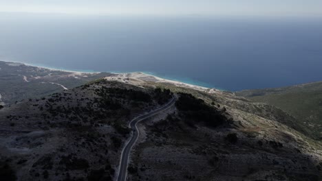 Video-De-Drones-Sobre-El-Paso-De-Montaña-Llogara-En-Sh8,-Albania