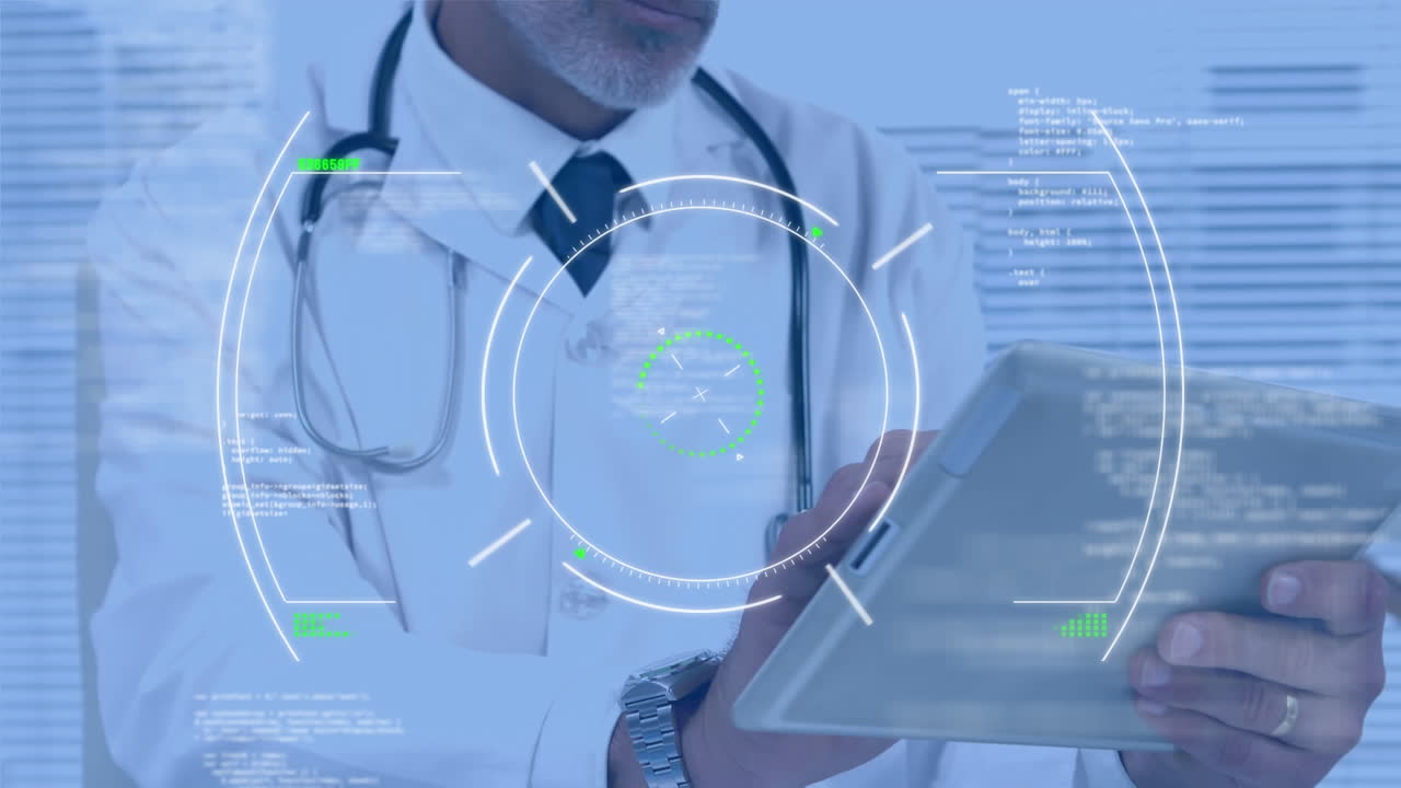 animación de escaneo de alcance sobre médico sénior de sexo masculino biracial usando una tableta digital en el hospital.
