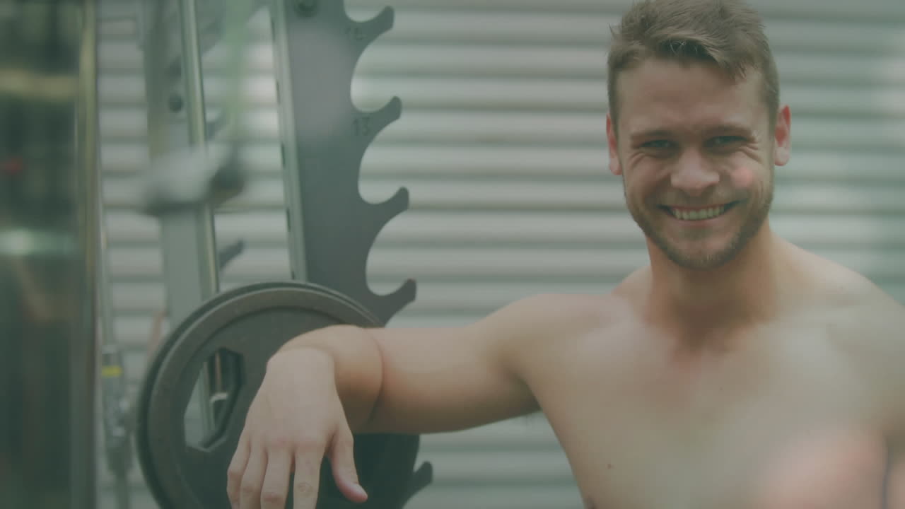 체육관 에서 운동 하는 강한 남자 위 에 반 ⁇ 이는 반점 들 의 애니메이션