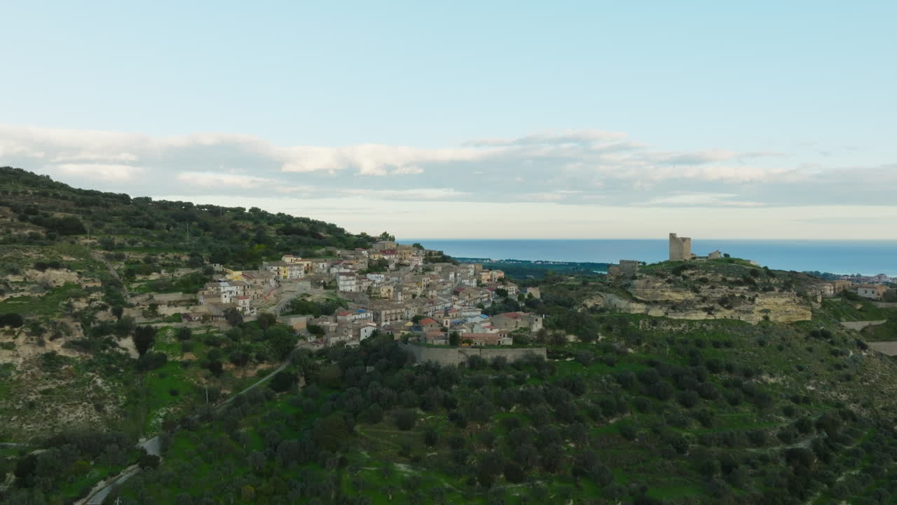 Calabria Dağlarında Condojanni Antik Orta Çağ Köyü