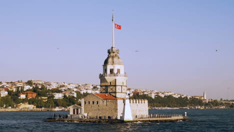 la torre de la doncella en estambul