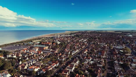 Drohender-Sturm-über-Der-Küstenstadt-Skegness