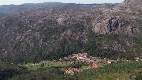 el pueblo de senhora da peneda