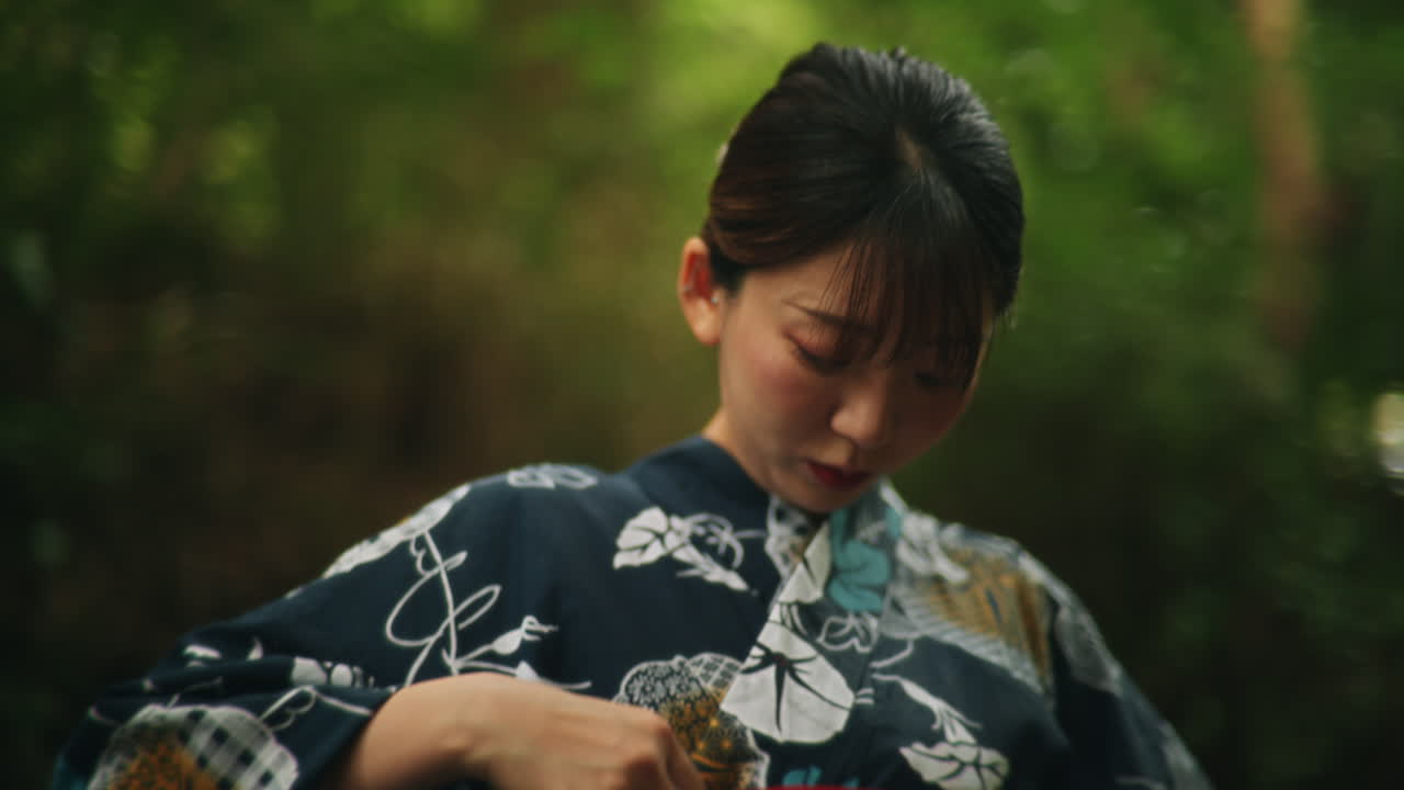 키모노를 입은 여자