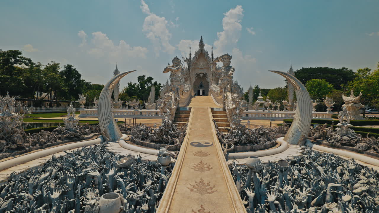 Wat Rong Khun: The Majestic White Temple of Chiang Rai
