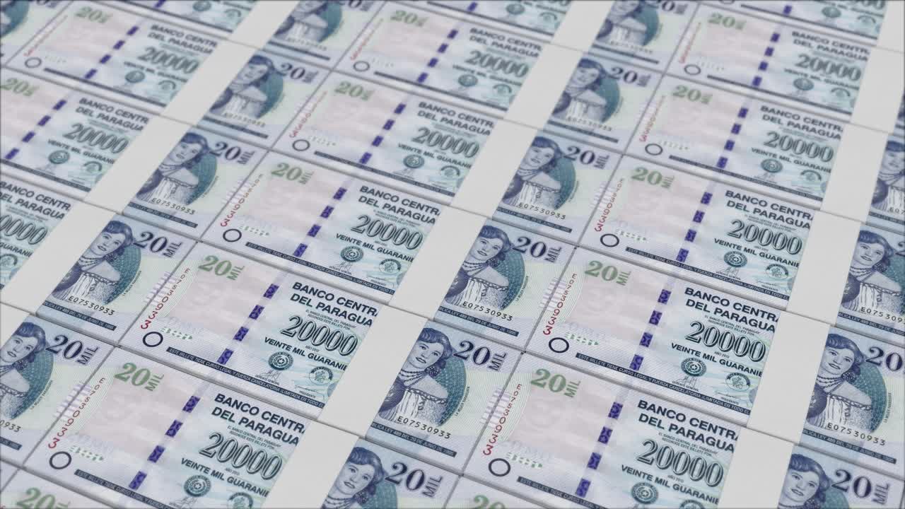 Banconote da 20.000 Guaraní paraguaiani stampate da una pressa monetaria