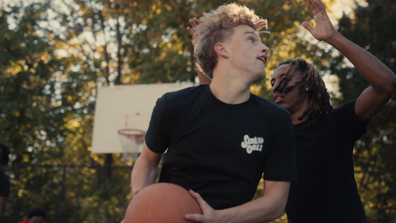 juego de baloncesto callejero