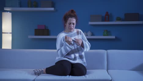 un psicópata con un cuchillo.