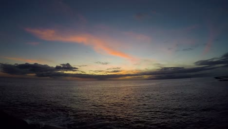 Un-Lapso-De-Tiempo-De-Una-Puesta-De-Sol-En-Costa-Adeje,-Tenerife