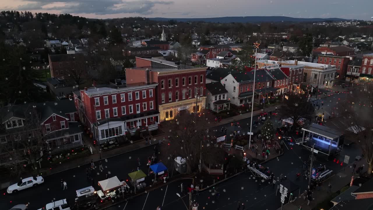 깃대와 휴일 응원에 별 장식
