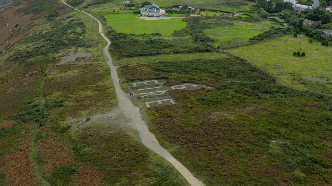 eire 6, señal de marcador de reloj costero de la segunda guerra mundial, howth, dublín, irlanda, septiembre de 2021