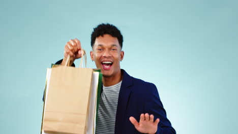 cara, compras y hombre con bolsas