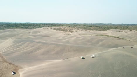 las enormes dunas de arena en playa chachalacas un veracruz