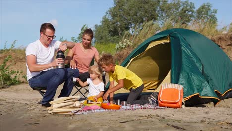 viaje de campamento familiar