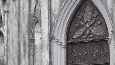 detailed views of the cathedral's facade