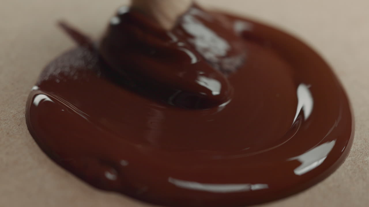 producto de primer plano, pincel y base para maquillaje