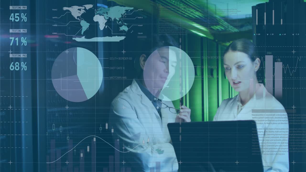 animación del procesamiento de datos en una pareja diversa utilizando una computadora portátil en la sala del servidor