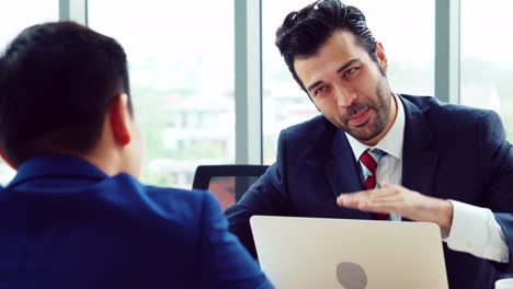 solicitante de empleo en una entrevista de trabajo reunión con el gerente