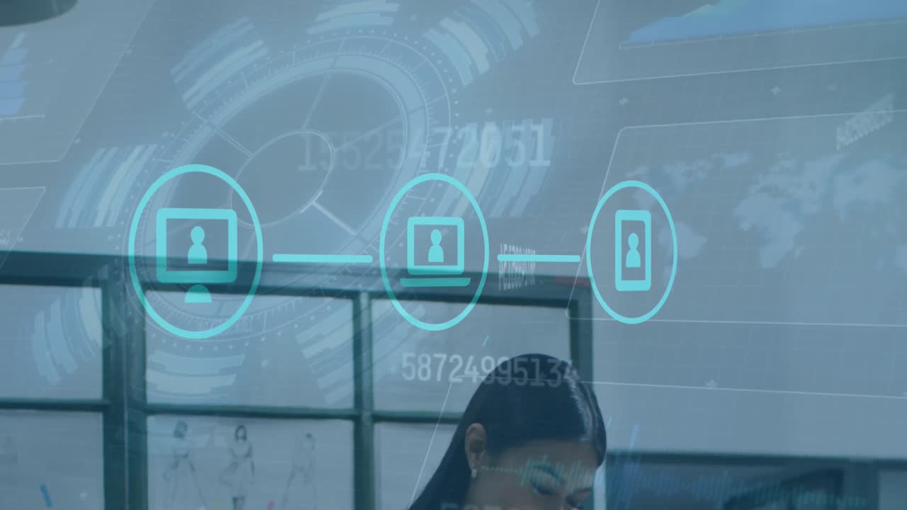 animación de iconos y procesamiento de datos sobre diversas personas de negocios en la oficina