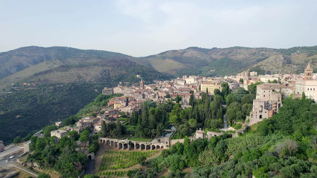 이탈리아 로마 외곽 티볼리의 4k 안테나