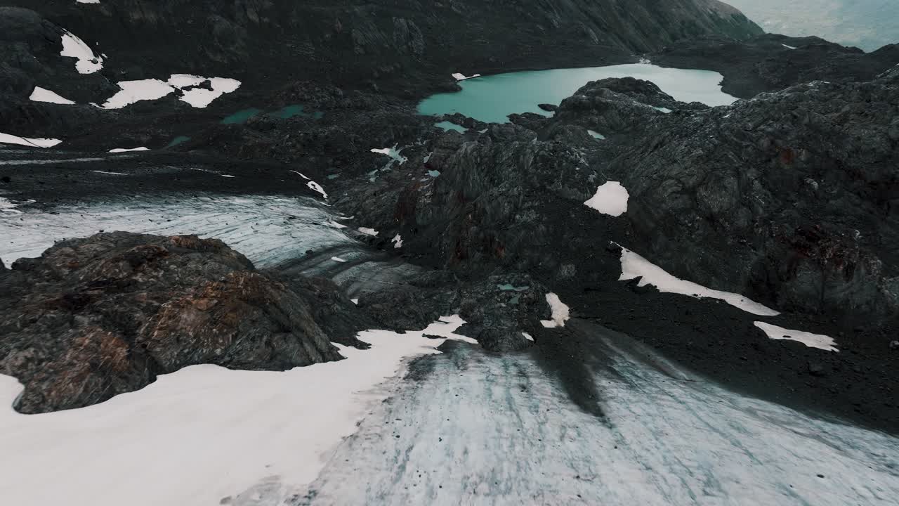 Ghiacciaio Vinciguerra e Laguna de los Témpanos a Ushuaia, Argentina - Ripresa aerea con drone