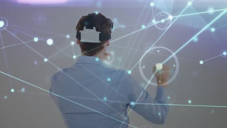 animazione della rete di connessioni su uomo che indossa auricolari vr