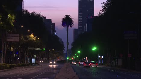 Time-lapse-on-avenue-Paseo-de-la-reforma-in-México-City-during-morning