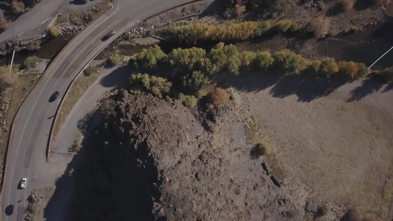 explora el terreno rocoso y épico del gran cañón de cottonwood en utah