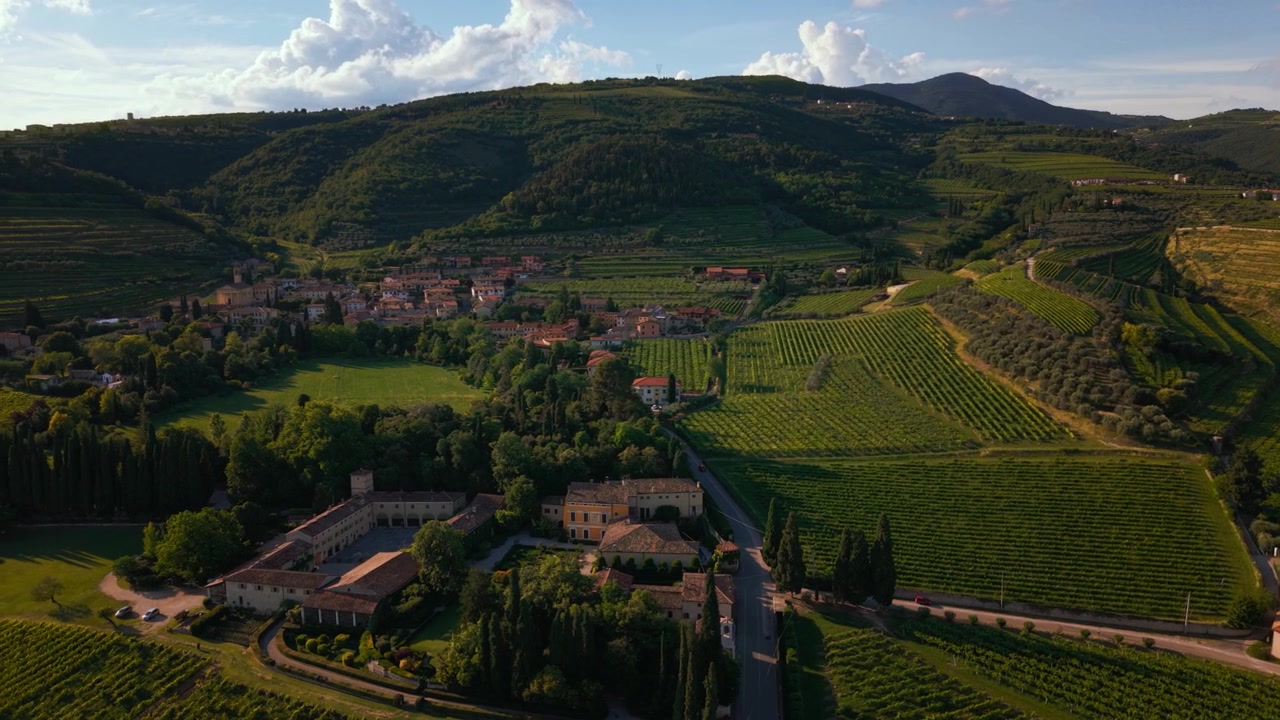 Villa historique et domaine viticole dans la vallée de la Valpolicella près de Vérone, région de Vénétie, Italie du Nord