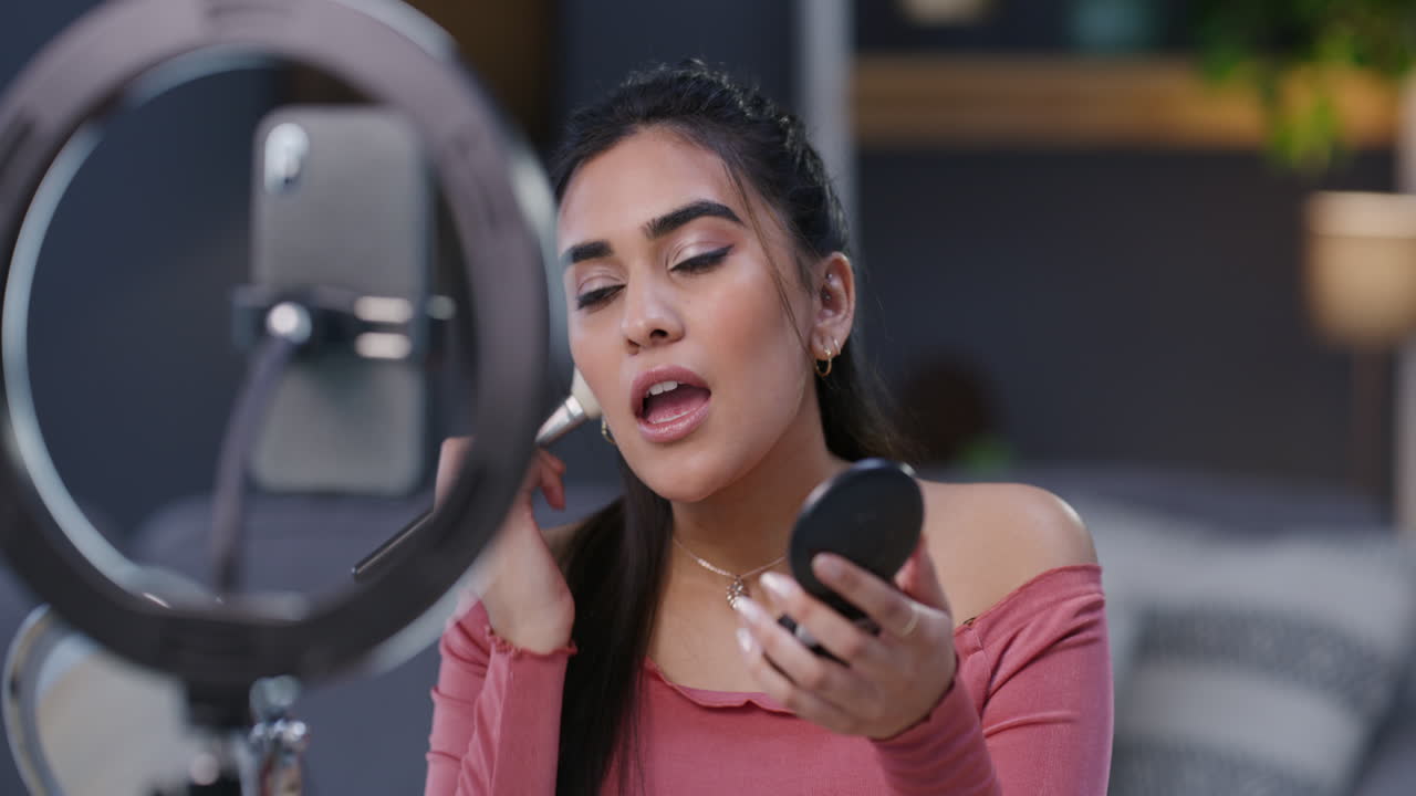 este polvo mantiene mi maquillaje en su lugar todo el día