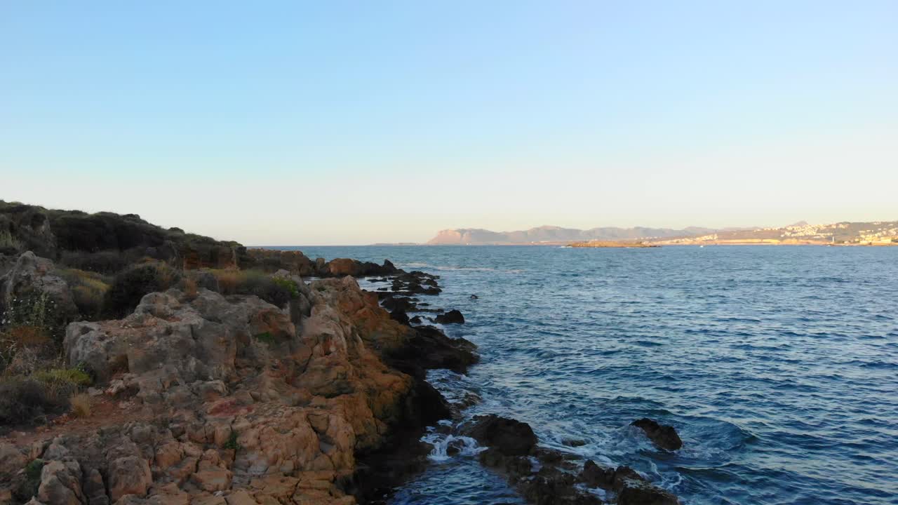 imágenes aéreas del océano en creta