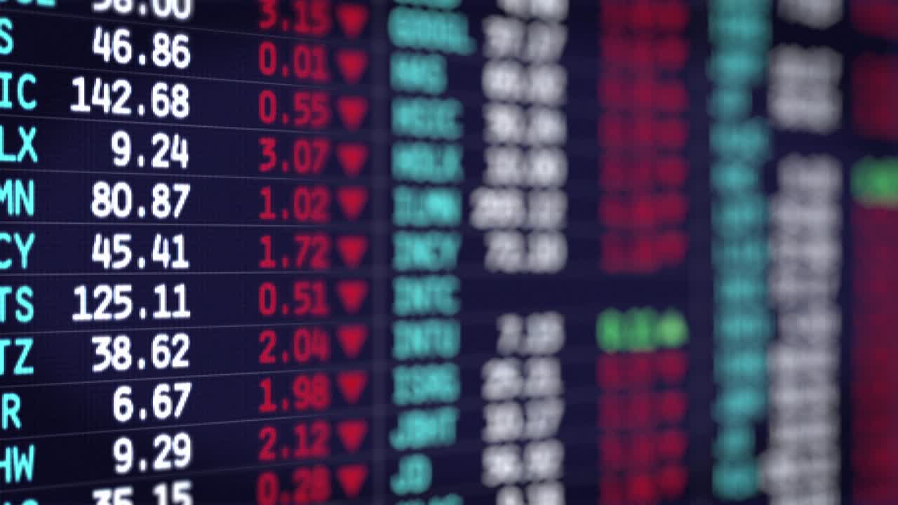 Financial Crisis: Stock Market Shares Are In Red Showing Signs Of A Recession