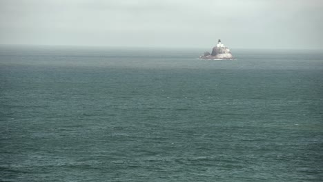 la costa de oregón, tillamook rock light, estados unidos 4k uhd