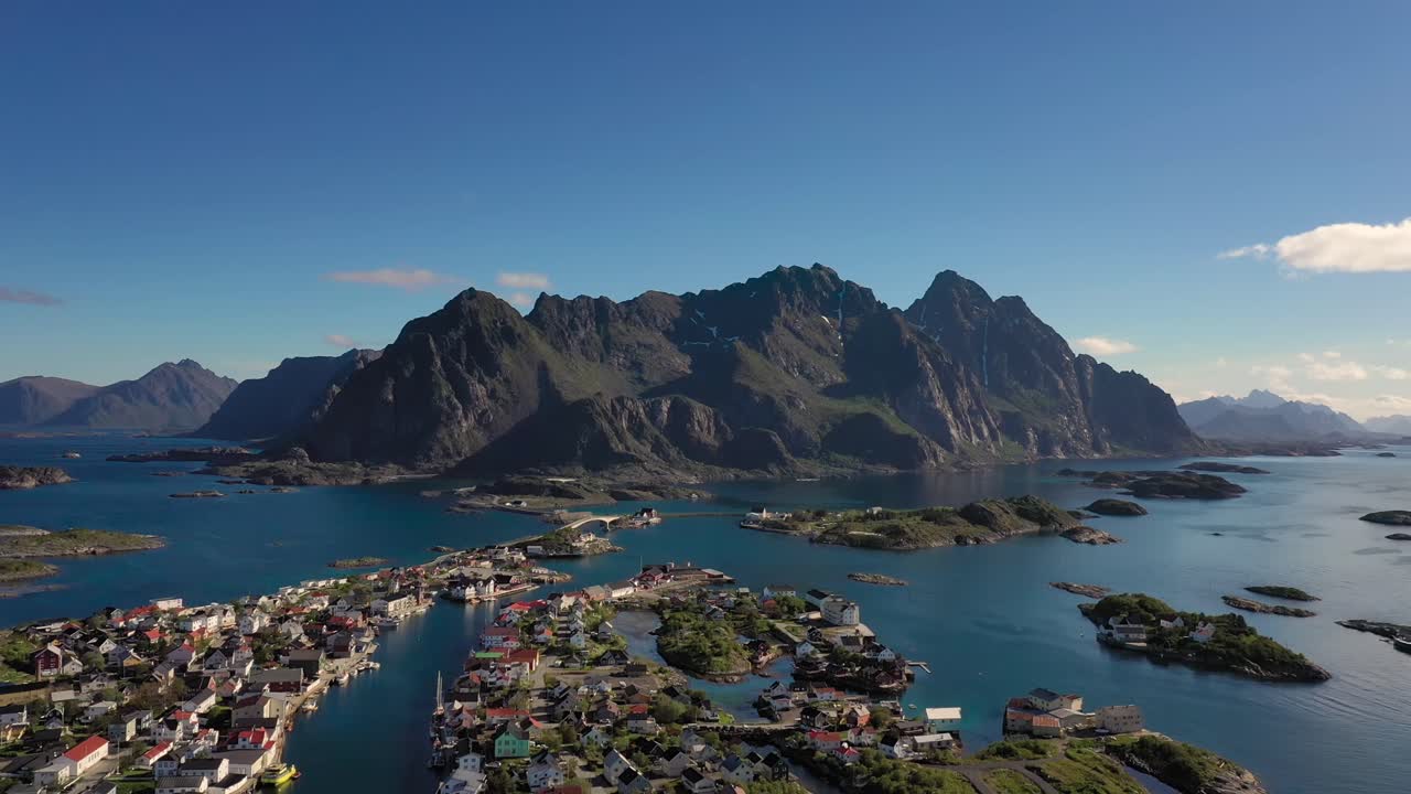 헨닝스바어 루포텐 (henningsvaer lofoten) 은 노르웨이 노르드랜드 카운티에 있는 군도이다.