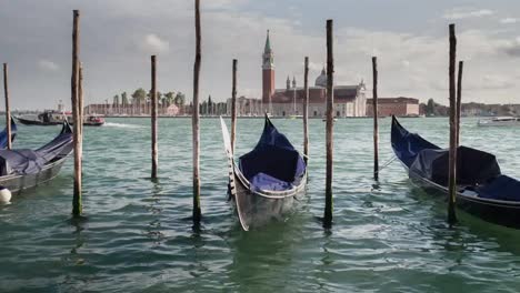 venice gondola 4k 01