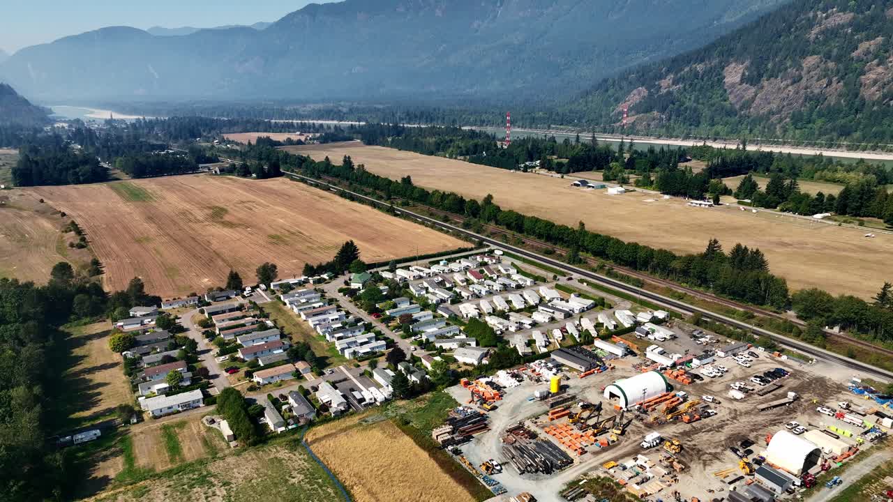 área industrial abierta junto a homepark y regional airpark en hope, bc, canadá