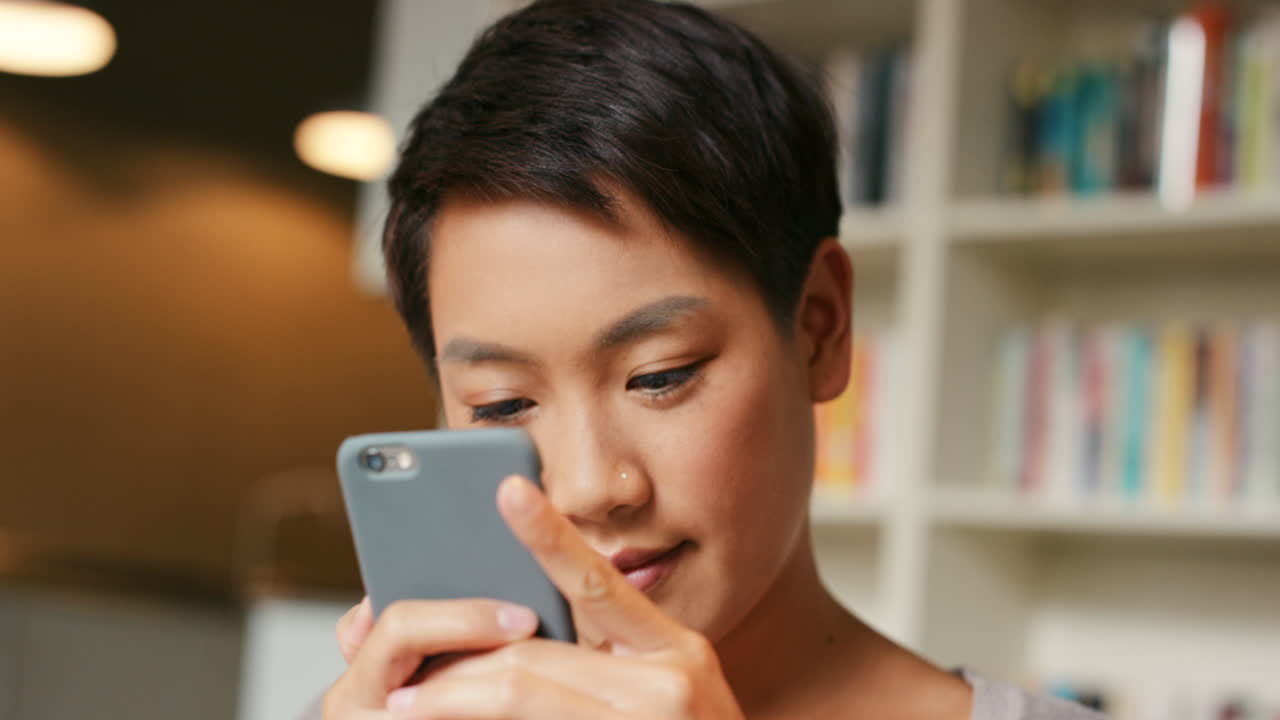 그들은 당신에게도 문자 메시지를 보내고 싶어할 수도 있습니다.