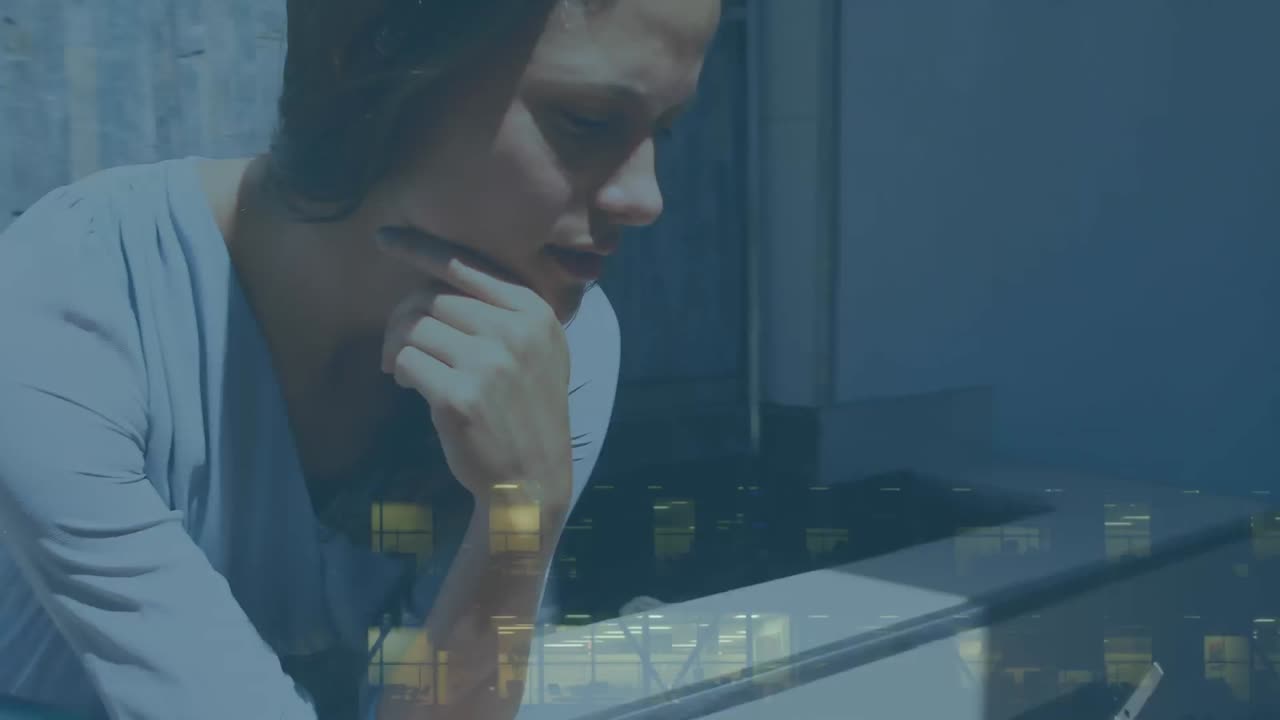 스마트폰을 사용하는 백인 여성에 대한 도시 풍경의 애니메이션.