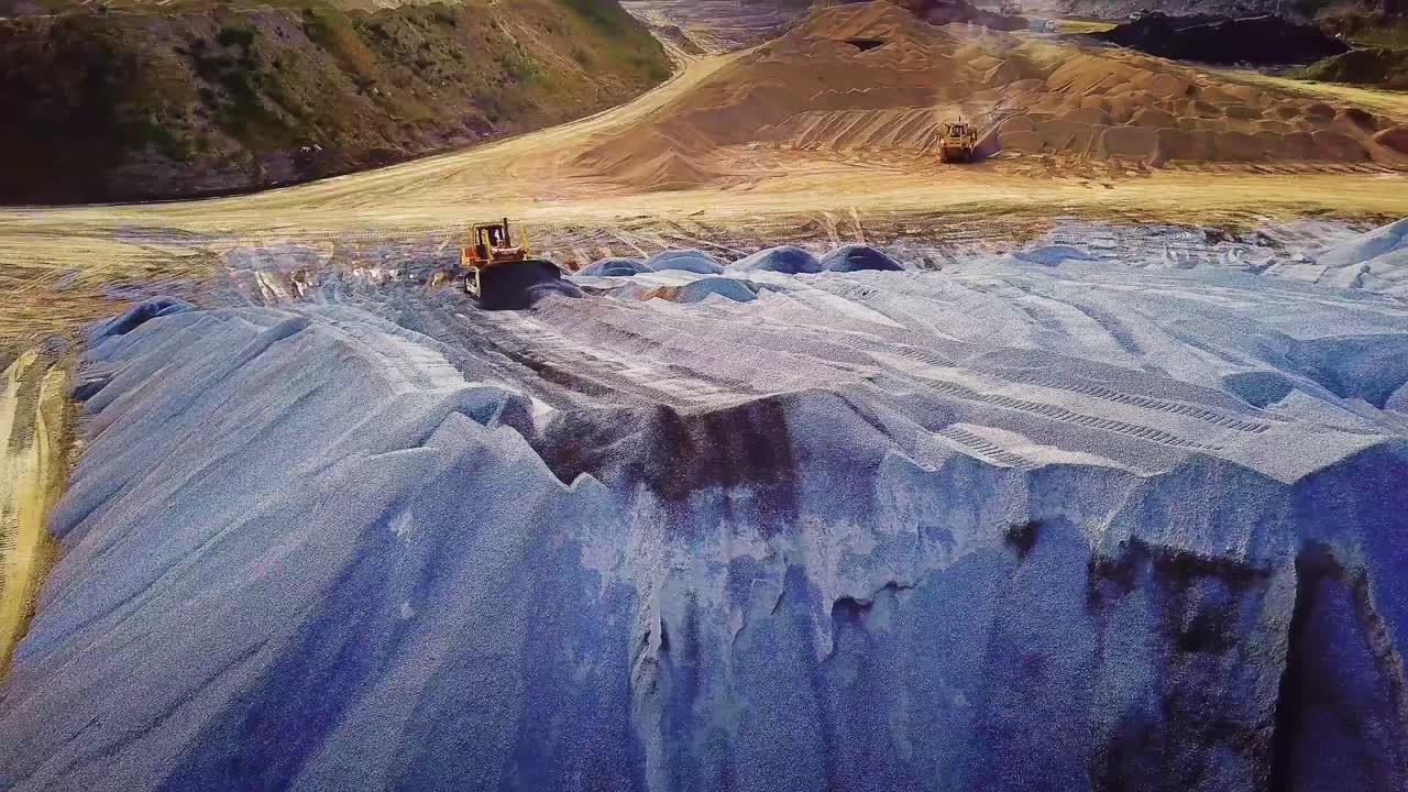불도저 로 채굴 작업 을 하는 공중 에서 볼 수 있는 모습